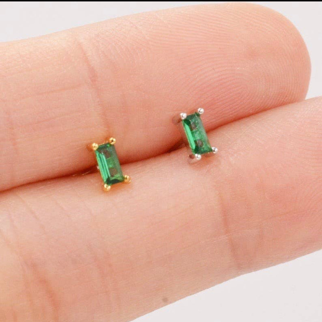 Emerald baguette Earrings